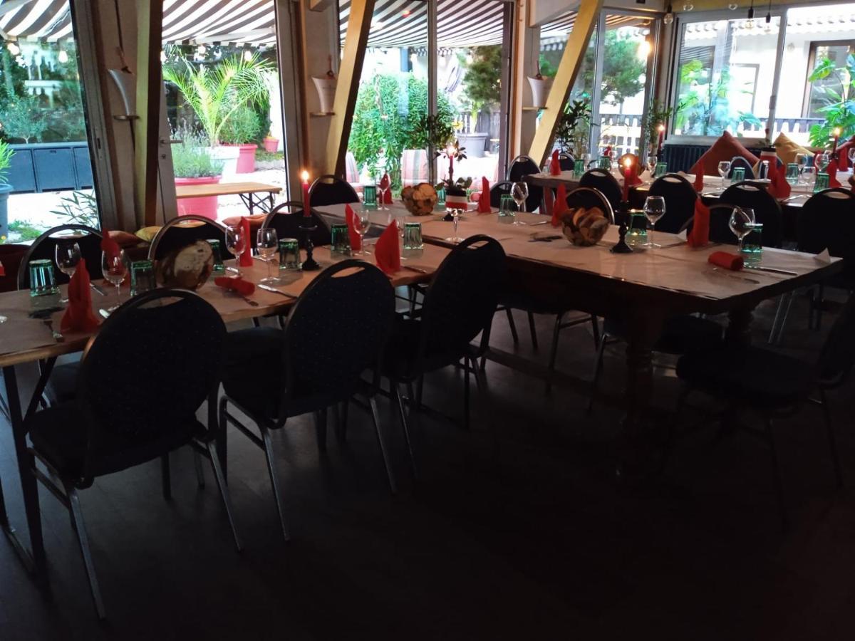Hotel Restaurant Le Chanel Villieu Zewnętrze zdjęcie